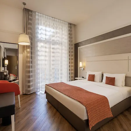 Ikonik Parlament 4* Budapest