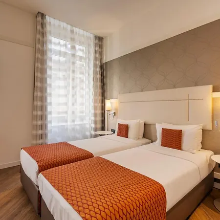 Ikonik Parlament 4* Budapesta