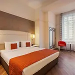 Ikonik Parlament Hotel 4*