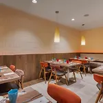 Hotel Ikonik Parlament