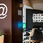 Ikonik Parlament Hotel