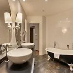 Hotel Ikonik Parlament 4*