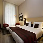 Ikonik Parlament Hotel