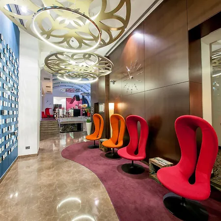 Ikonik Parlament Hotel 4*