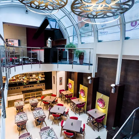Otel Ikonik Parlament 4*