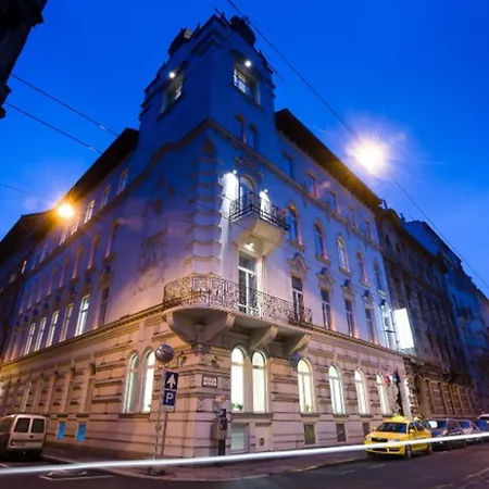 Ikonik Parlament Otel 4*