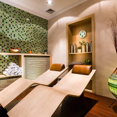 Hotel Ikonik Parlament