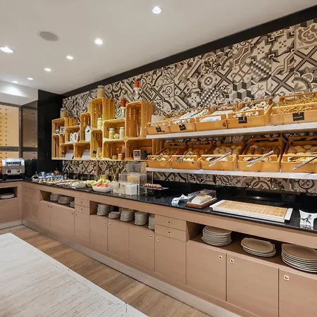 Ikonik Parlament Hotel 4*