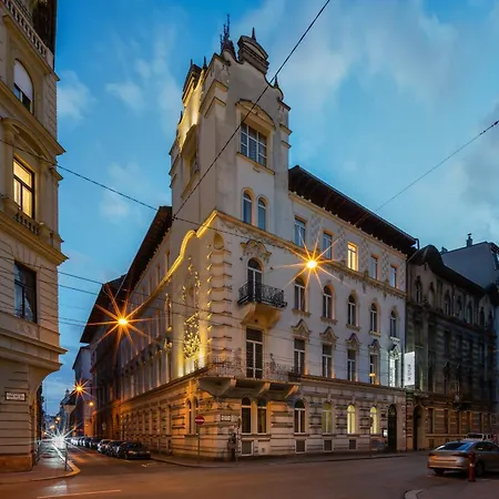Hotel Ikonik Parlament