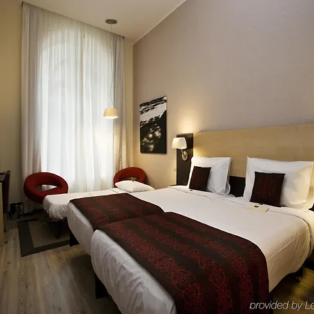 Ikonik Parlament Hotel