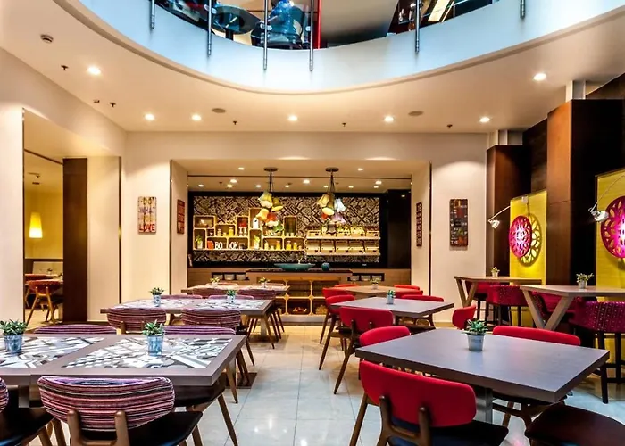 Ikonik Parlament Hotel 4*