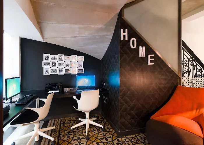 Hotel Ikonik Parlament