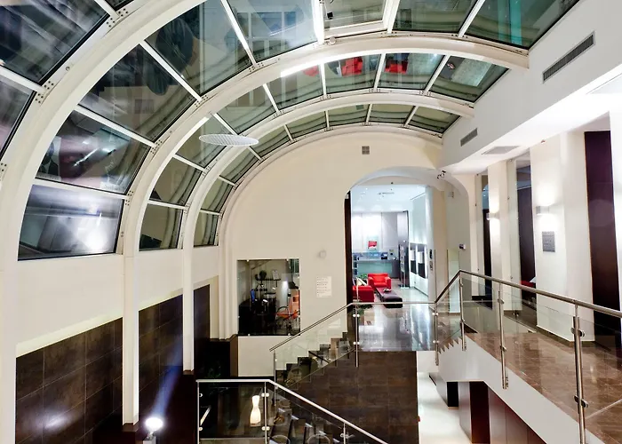 Ikonik Parlament Hotel 4*