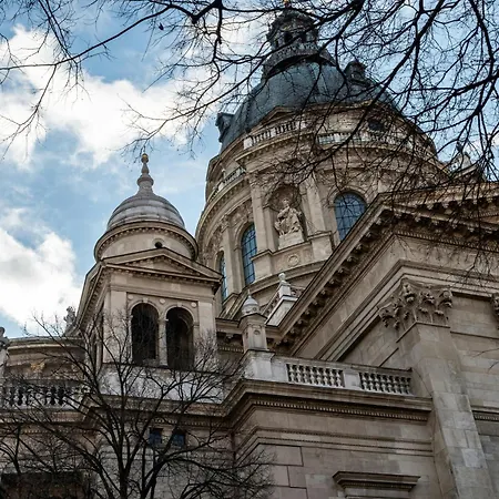 Hotel Ikonik Parlament