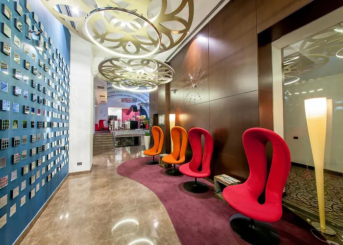 Ikonik Parlament Hotel 4*