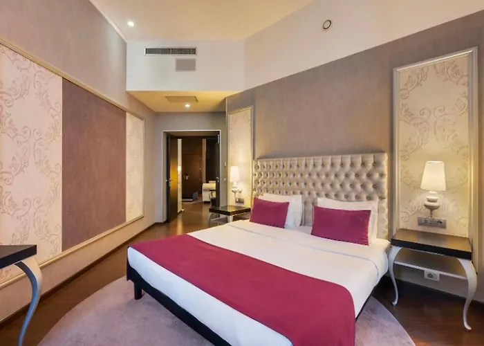 Hotel Ikonik Parlament 4*