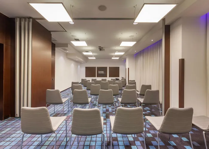 Ikonik Parlament 4* Budapest