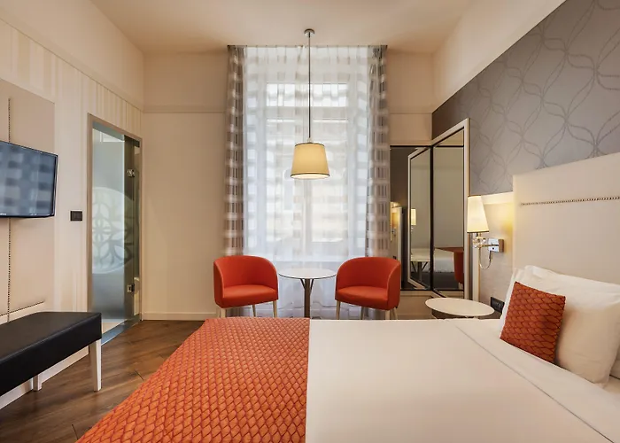 Ikonik Parlament Hotel 4*