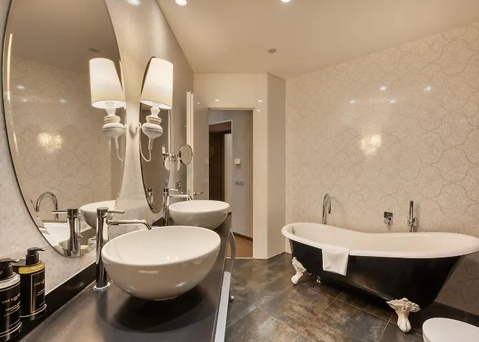 Hotel Ikonik Parlament 4*