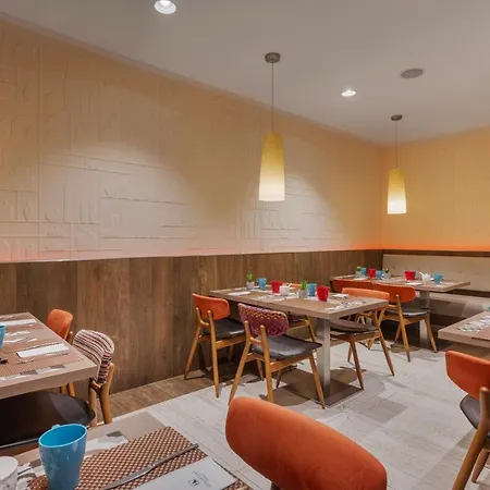 Hotel Ikonik Parlament