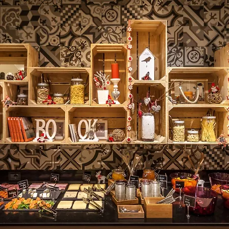 Ikonik Parlament 4* Budapest