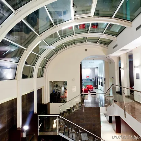 Ikonik Parlament Hotel 4*